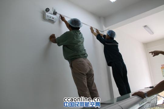 钢铁团队，维护设备，合作保障旺季生产