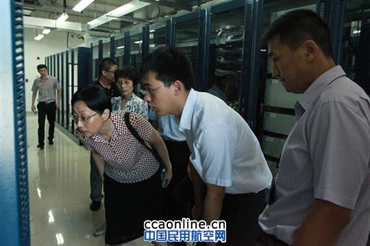 吕小平主任到华北空管局进行交流