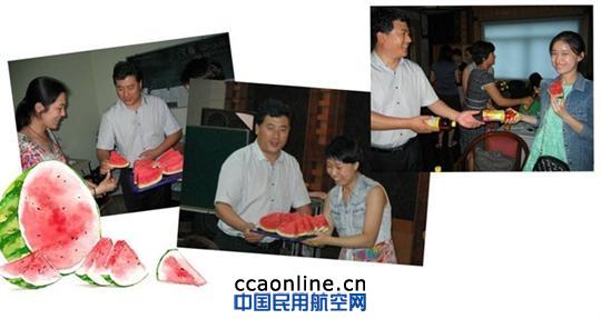 深入一线送清凉 爱心关怀度旺季