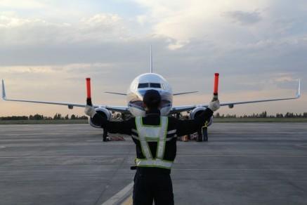 月内第三架波音737-800加盟南航新疆