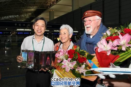85岁新西兰夫妇首享白云机场72小时过境免签待遇