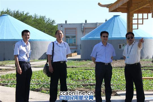 集团工会送凉爽慰问克拉玛依机场