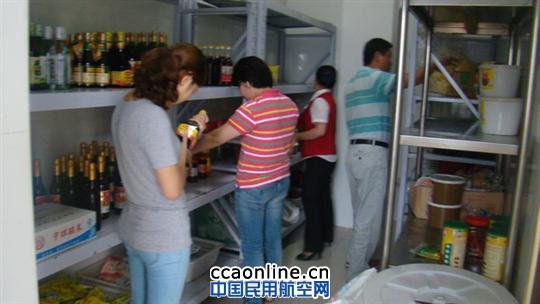 炎炎夏日  严把食品卫生关