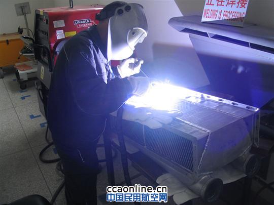 成都基地成功建立飞机热交换器换芯翻修能力