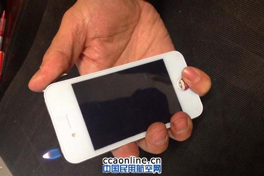 高仿iphone4s手机型打火机惊现长水机场