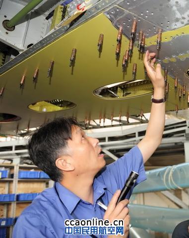 Ameco结构修理技术第一人---- 金工的一张王牌