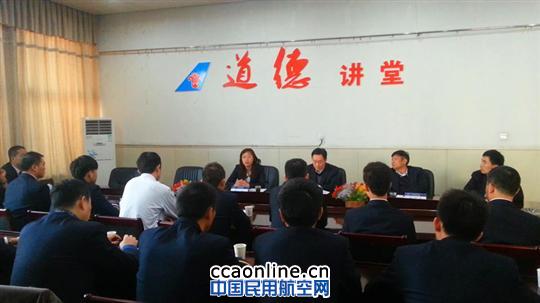 白杨见证我成长    模范激励我前行