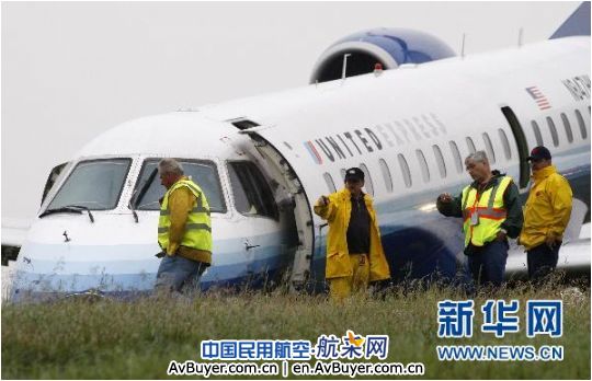 美联航一巴西航空工业造飞机在渥太华滑出跑道