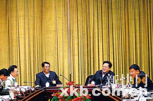 广州白云机场飞机降落扰民 引起广东省委重视