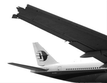 浦东机场停机坪上两飞机剐蹭 疑因机组听错指令