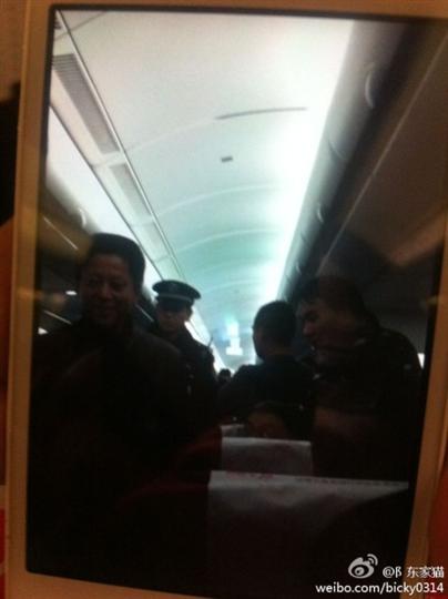 乘客班机起飞前抽烟被带离 东航一航班延误2小时