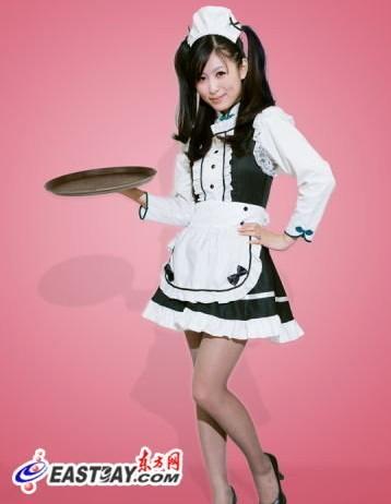 春秋航空让空姐扮女仆 网友质疑不尊重空乘