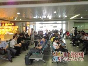 深航重庆飞深圳航班延误4小时 缘因飞行员要休息