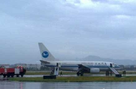 福州机场厦航航班降落发火警全机撤离