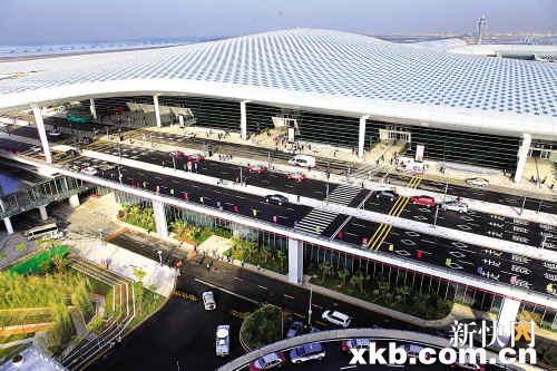 深圳机场停车超3分钟罚500元 网友吐槽不人性