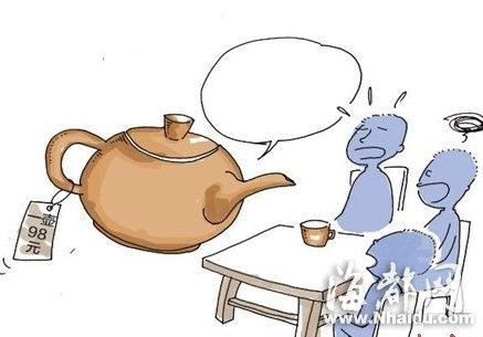 福州长乐机场：一壶茶配一只杯　加杯还收钱