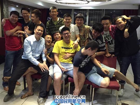 中南空管局管制中心区管五室欢送调动管制员