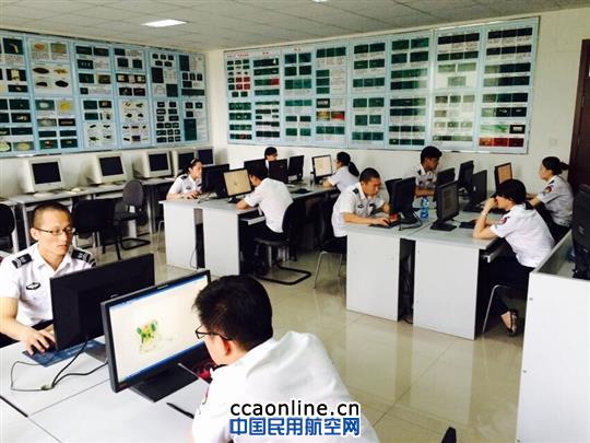 乌分公司安检总开展对中、高级合格证考核