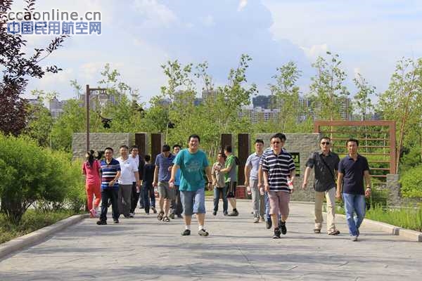 徒步走健康 和谐促发展