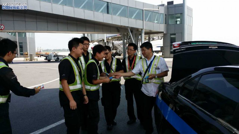 东航技术西北分公司为一线员工送清凉