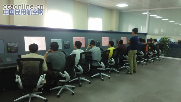 云南空管分局组织完成5扇区划设方案模拟机验证工作