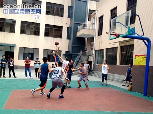民航二所团委举办青春绽绿,运动健康 三人篮