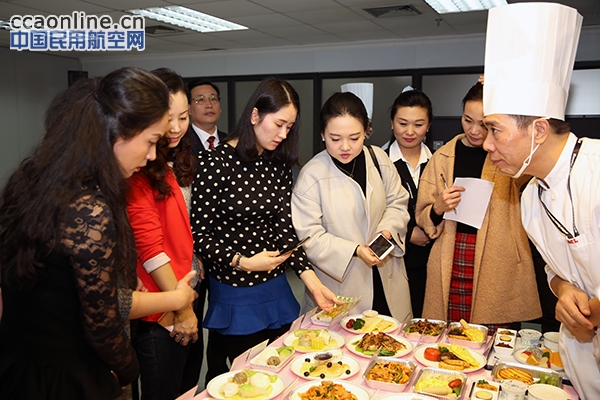 南航深圳至悉尼、迪拜航线试餐圆满成功