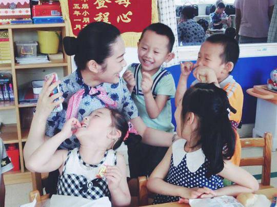 东航北京客舱部组织关爱听障儿童爱心活动