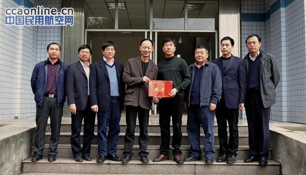 佳节慰问送温暖 情真意切暖人心