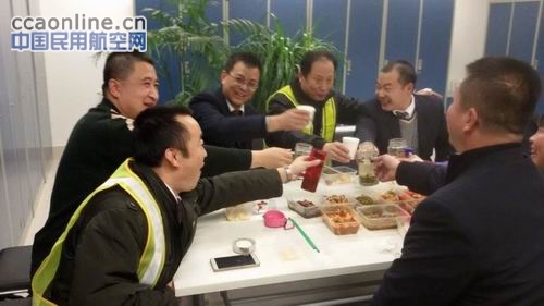 幸福东航幸福人，组织关怀送一线