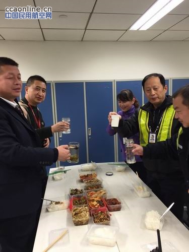 幸福东航幸福人，组织关怀送一线