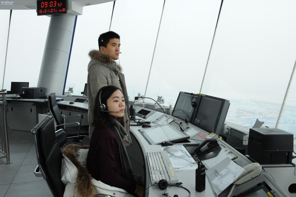 厉兵秣马保转场  空港历史翻新篇