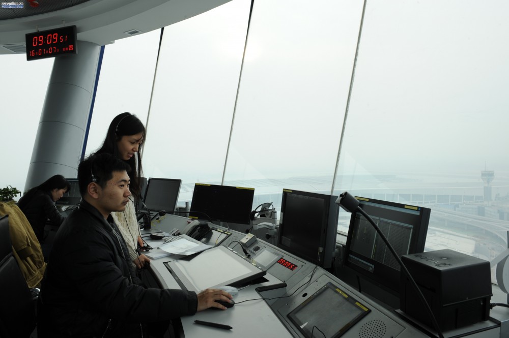 厉兵秣马保转场  空港历史翻新篇