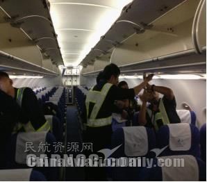 南航三亚机务：利用定检停场间隙 主动提升旅客乘机舒适度