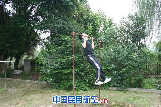 国航重庆客舱部开展航空安全员体技能竞赛