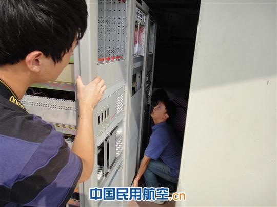 深圳空管站求雨坛雷达天线吊装纪实