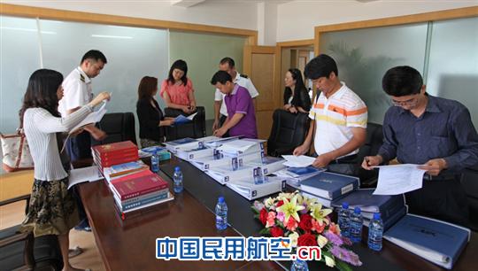 全国文明单位考核组莅临昆明机场