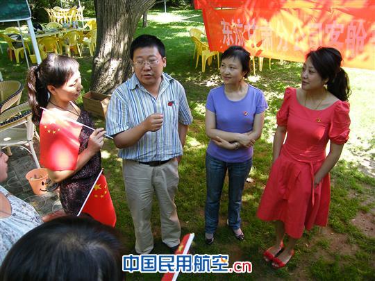 东航甘肃客舱部对空中党小组活动进行阶段性总结