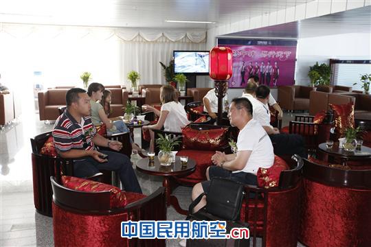 南航经乌鲁木齐国际机场中转旅客可享专用休息区