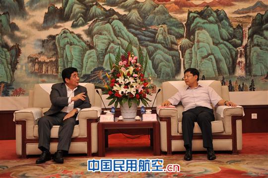 烟台市政府与奥凯航空签署战略合作框架协议