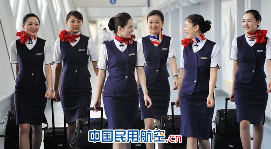 东航西北分公司“凌燕”乘务组。 东航西北“凌燕”乘务示范组:送你一个长安