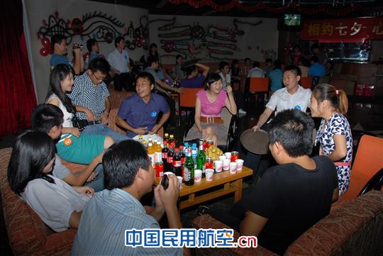 三亚空管站青年携手移动三亚分公司开展联谊活动