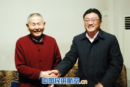 顾佳丹一行看望慰问东航西北分公司干部职工