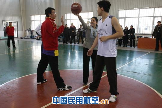 天津空管分局与国航天津分公司举行篮球友谊赛