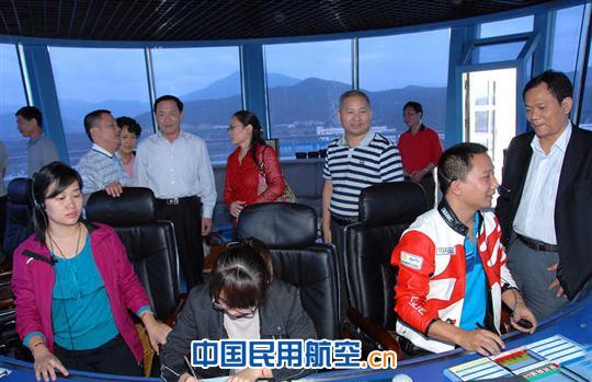 海南空管分局领导到三亚空管站慰问一线员工