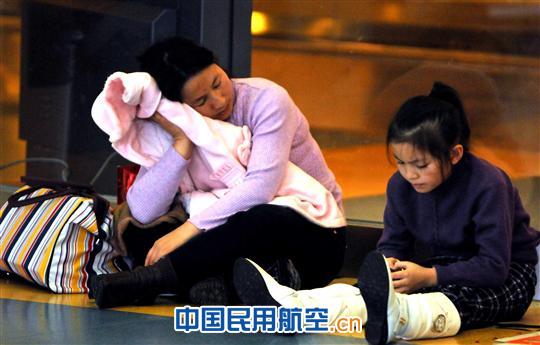 大雾致海口美兰机场120多航班延误