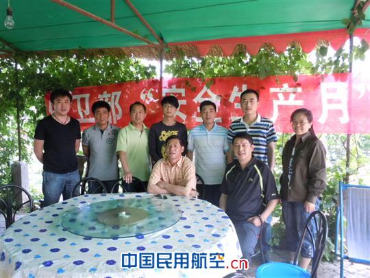 东航甘肃货检站开展安全生产月 构建和谐团队