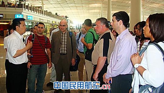 沃顿商学院金马克.舒克龙教授访问首都机场集团 沃顿商学院金马克.舒克龙教授访问首都机场集团