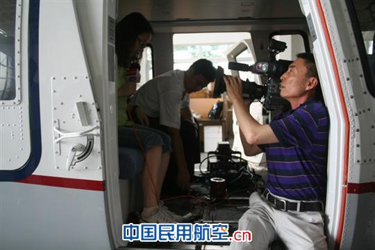 金汇通航直升机空中直播京沪高铁通车上海站首发