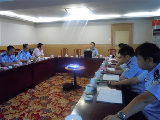 东航甘肃空保中队开展志项业务培训 东航甘肃保卫部空保中队开展专项业务培训